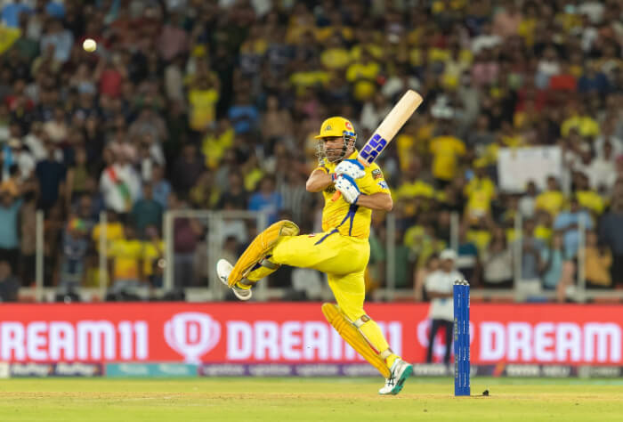 CSK Coach Gives BIG Update On MS Dhoni's Fitness For Gujarat Titans.
