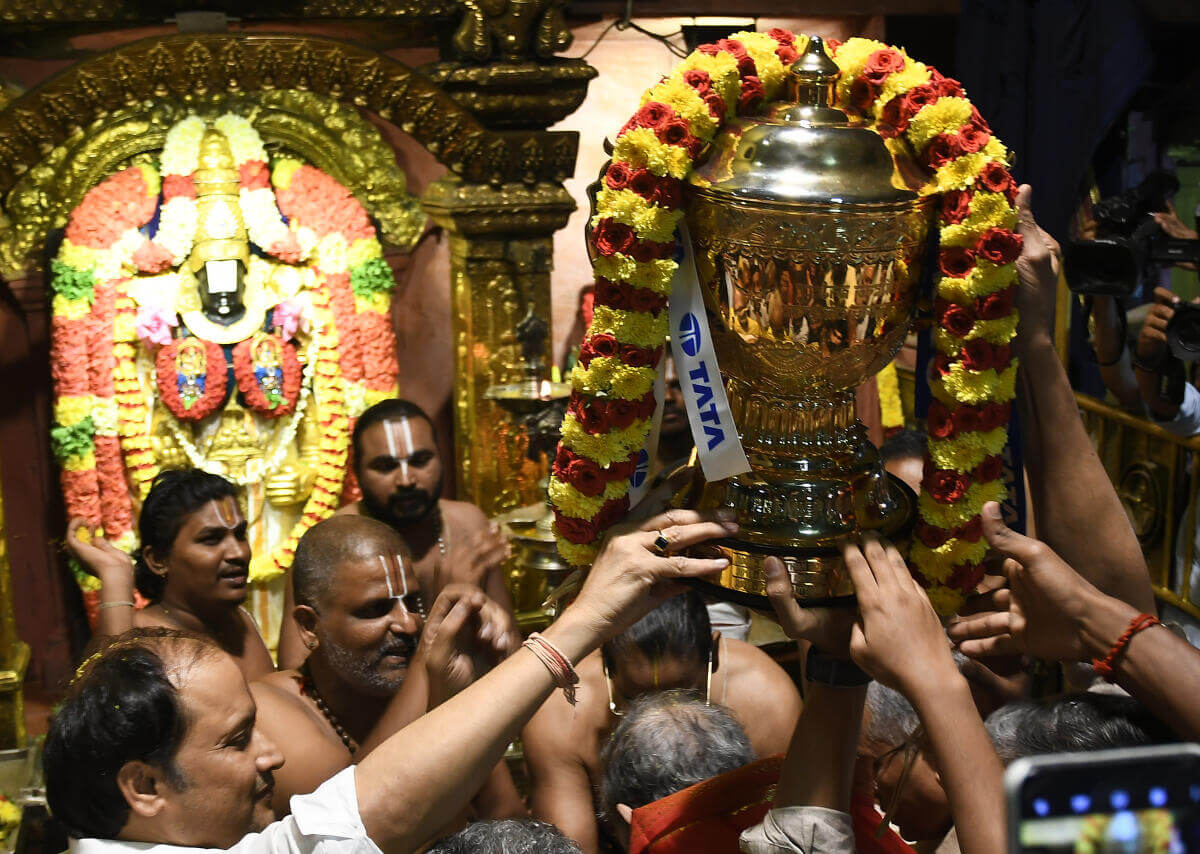 The IPL champions, Chennai Super Kings, visit the holy site of Tirupati with Trophy.