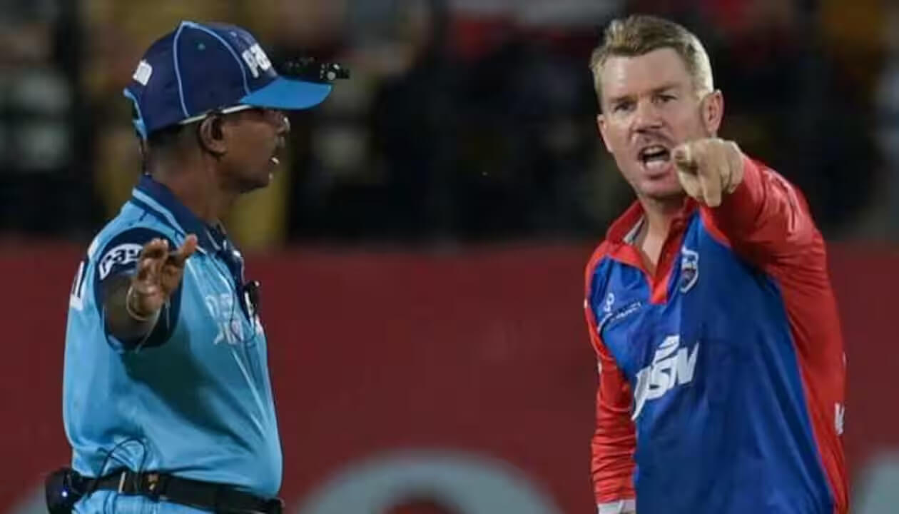 When Liam Livingstone hits the umpire, David Warner and Ishant Sharma lose their temper and start yelling at him.