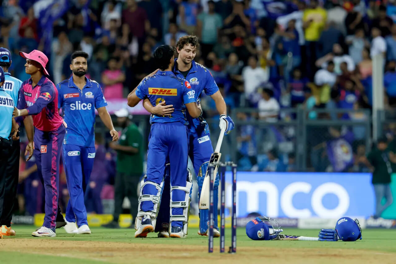 Sachin can't control his emotions as Tim David hits a hat-trick of sixes in the final over to lift MI to victory.